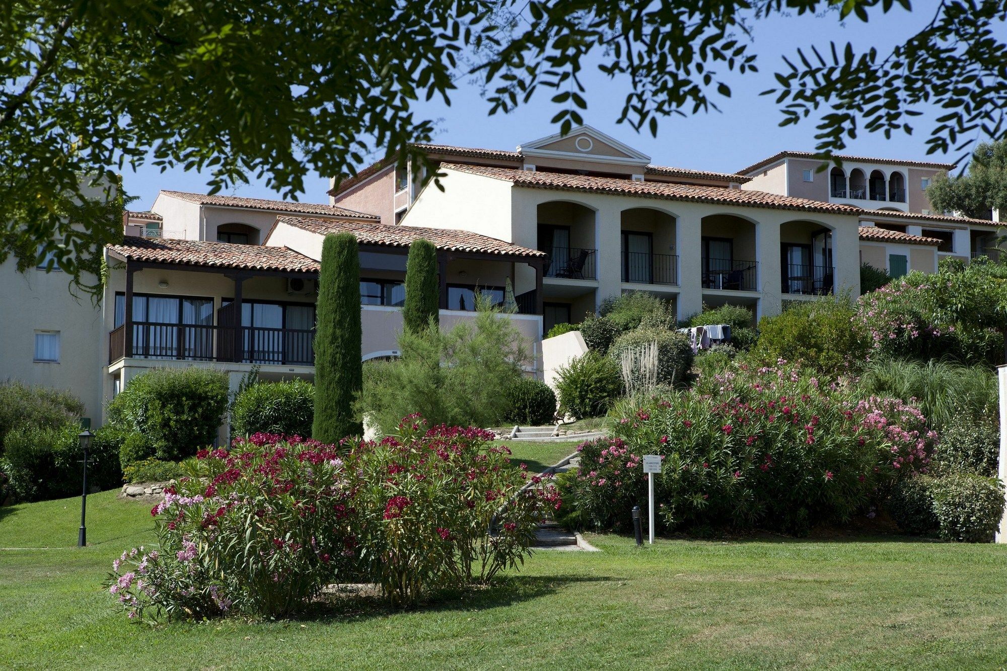 Residence Pierre & Vacances Les Parcs De Grimaud Dış mekan fotoğraf