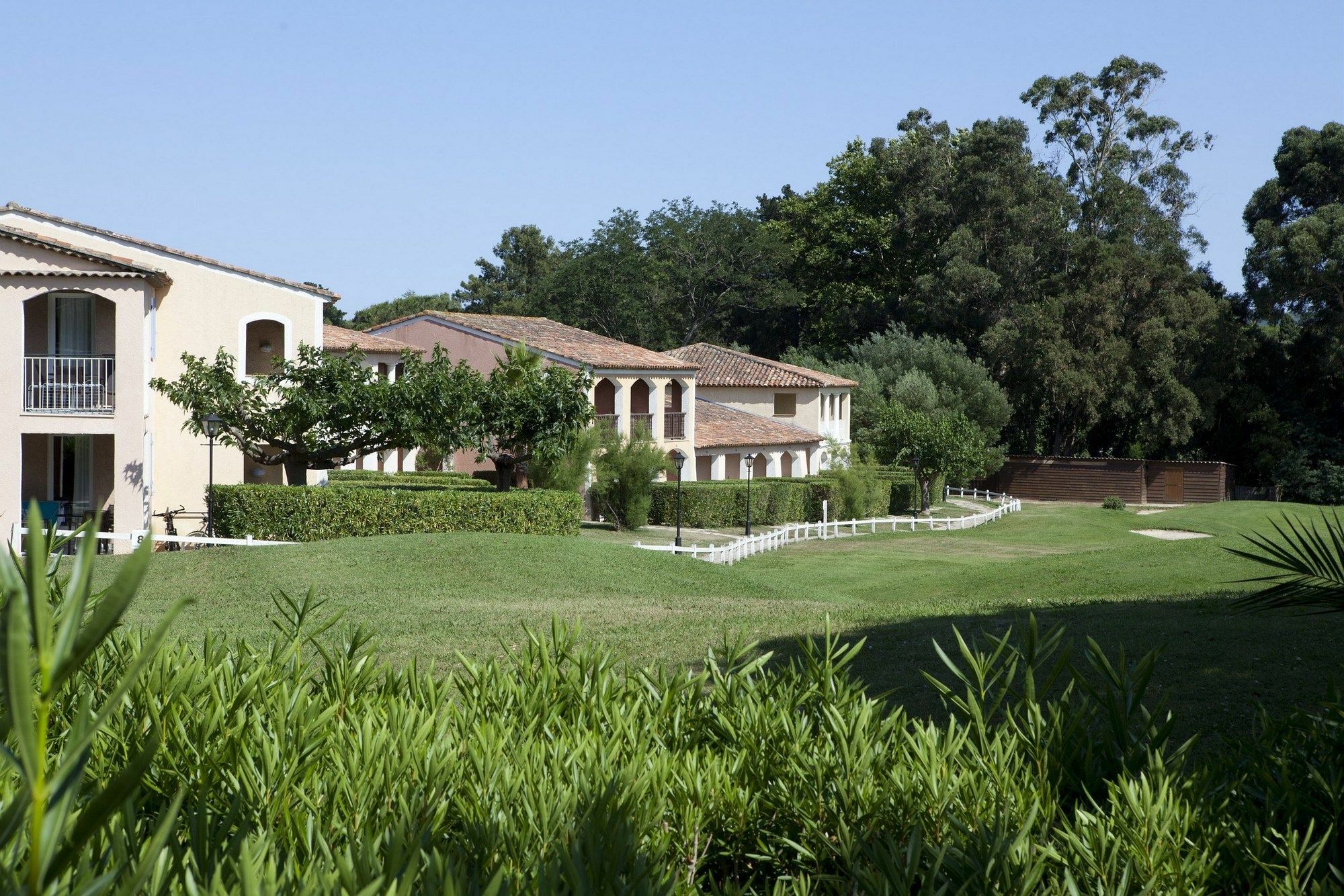 Residence Pierre & Vacances Les Parcs De Grimaud Dış mekan fotoğraf